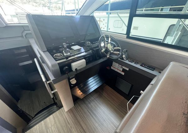Cruisers Yachts 54 Cantius image