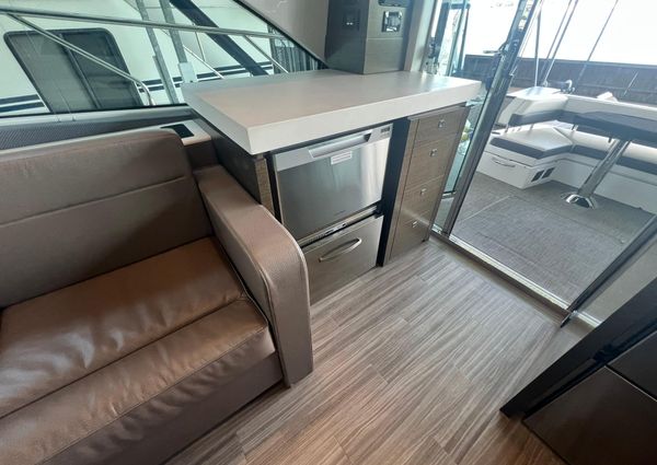 Cruisers Yachts 54 Cantius image