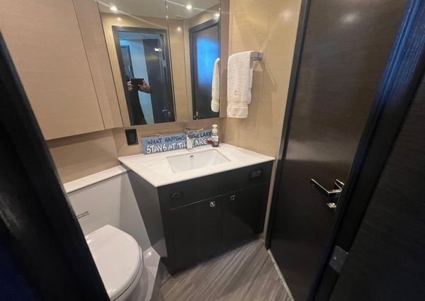 Cruisers Yachts 54 Cantius image