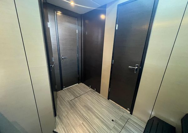 Cruisers Yachts 54 Cantius image