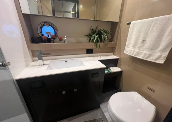 Cruisers Yachts 54 Cantius image