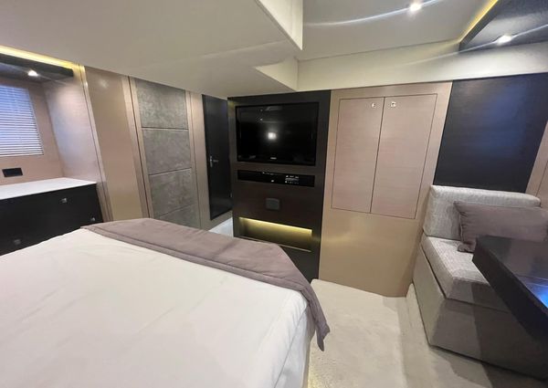 Cruisers Yachts 54 Cantius image