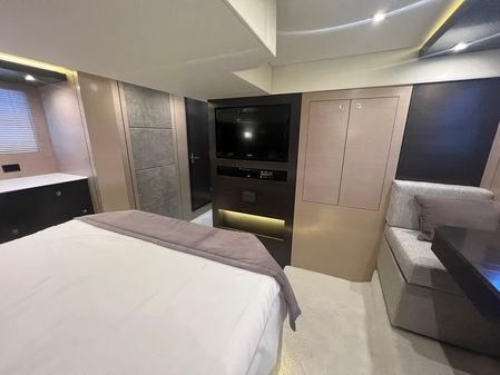 Cruisers Yachts 54 Cantius image