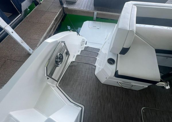 Cruisers Yachts 54 Cantius image