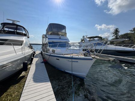 Custom 41 Flybridge image