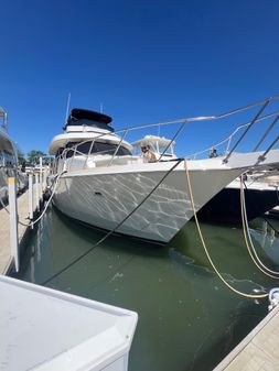 Hatteras 67 Extended Deckhouse image