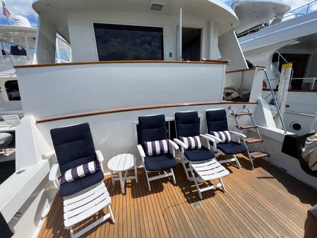 Hatteras 67 Extended Deckhouse image