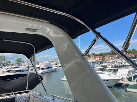 Hatteras 67 Extended Deckhouse image