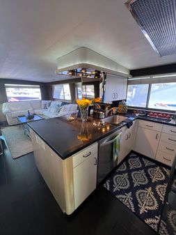 Hatteras 67 Extended Deckhouse image