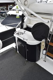 Bayliner 4387 image