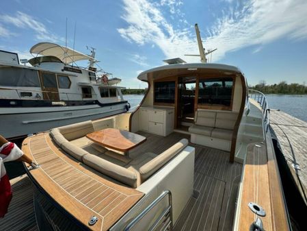 Palm Beach Motor Yachts PB55 image