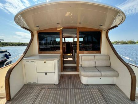 Palm Beach Motor Yachts PB55 image