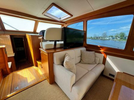 Palm Beach Motor Yachts PB55 image