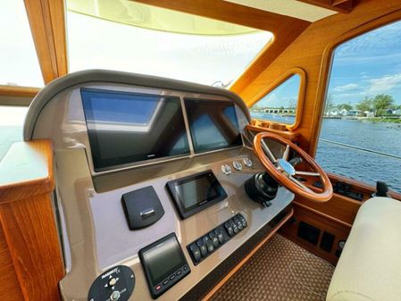 Palm Beach Motor Yachts PB55 image