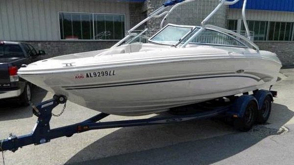 Sea Ray 200 Runabout 