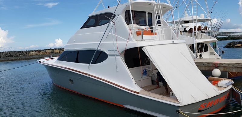 Hatteras 68 Convertible - main image