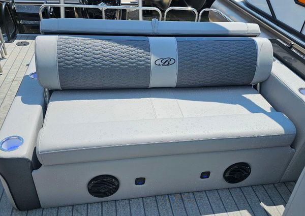 Bentley-pontoons ELITE-223-SWINGBACK image