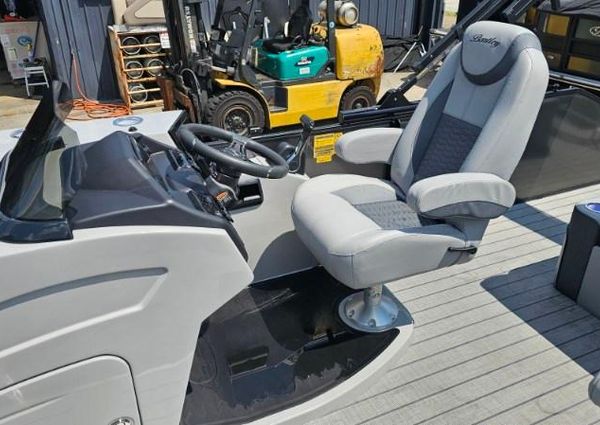 Bentley-pontoons ELITE-223-SWINGBACK image