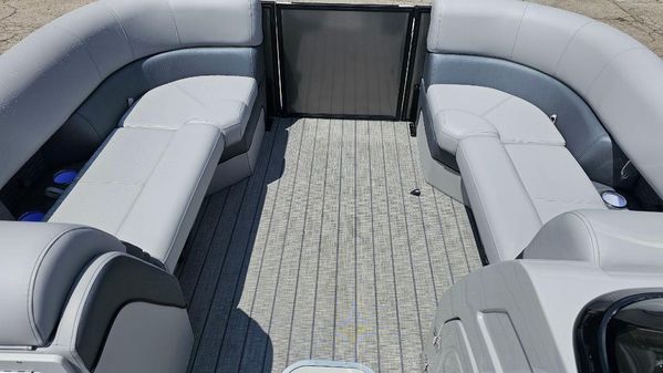 Bentley-pontoons ELITE-223-SWINGBACK image