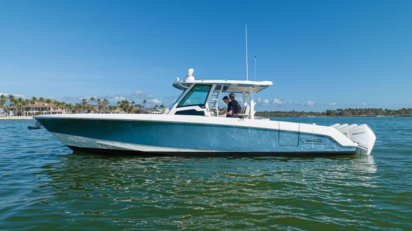 Boston Whaler 380 Outrage