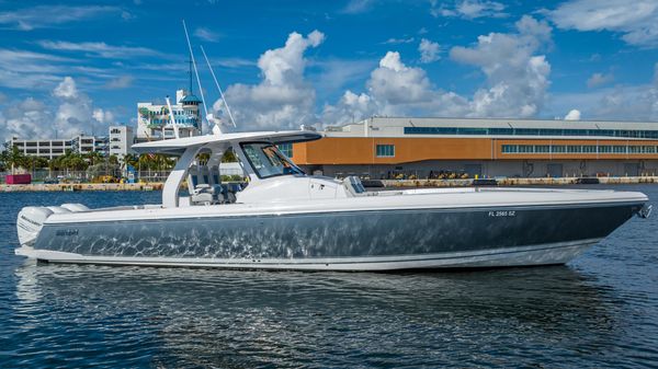 Intrepid 407 Nomad SE