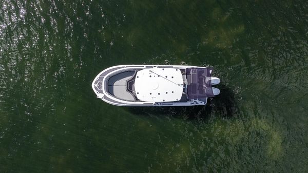 Aquasport 2500 Center Console image