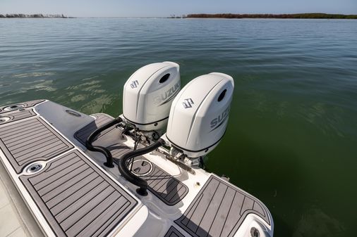 Aquasport 2500 Center Console image