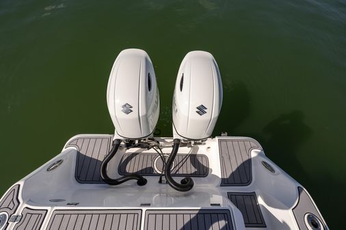 Aquasport 2500 Center Console image