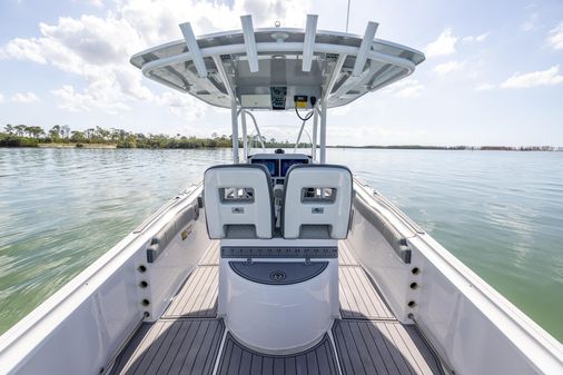 Aquasport 2500 Center Console image