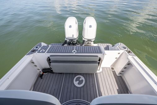 Aquasport 2500 Center Console image