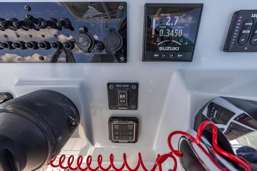 Aquasport 2500 Center Console image