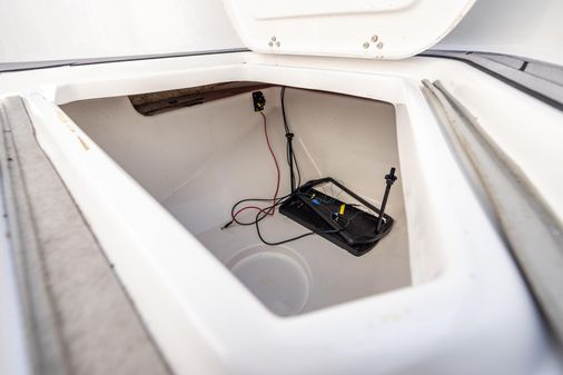 Aquasport 2500 Center Console image