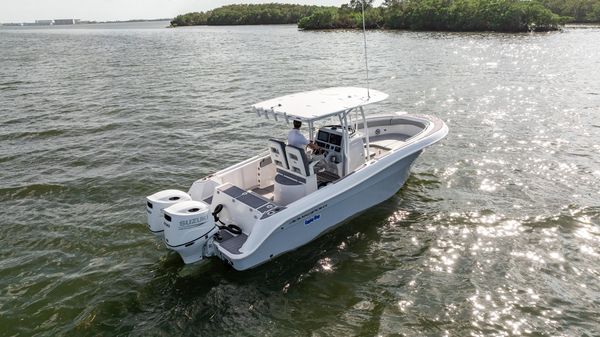 Aquasport 2500 Center Console image