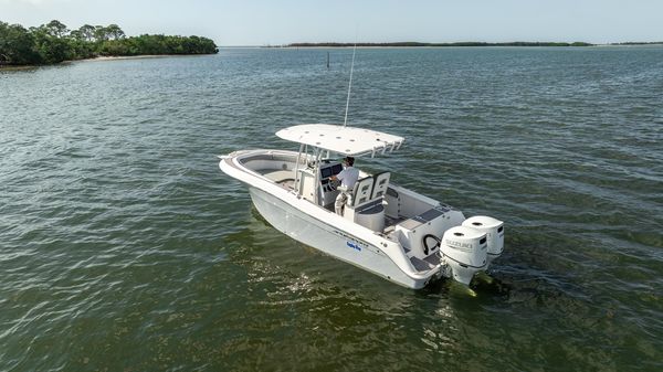 Aquasport 2500 Center Console image