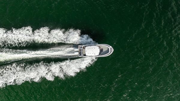 Aquasport 2500 Center Console image