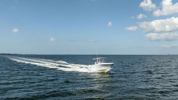 Aquasport 2500 Center Console image