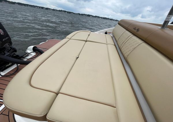 Sea-ray 270-SUNDECK-OUTBOARD image