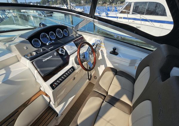 Sea Ray 350 Sundancer image