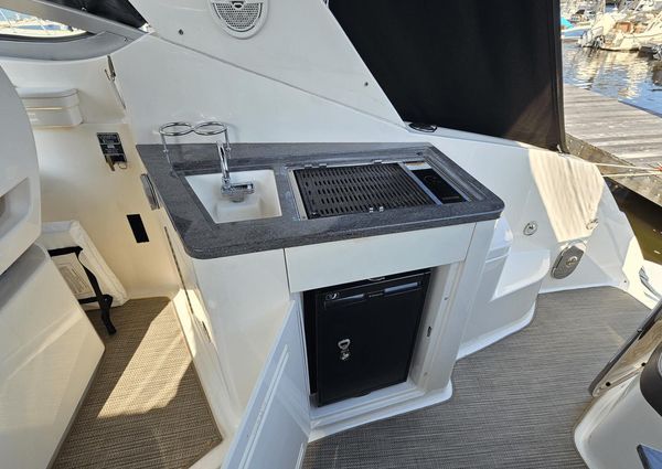 Sea Ray 350 Sundancer image