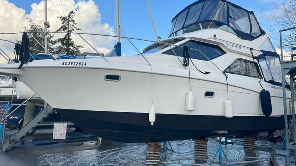 Bayliner Ciera 3258 Command Bridge 