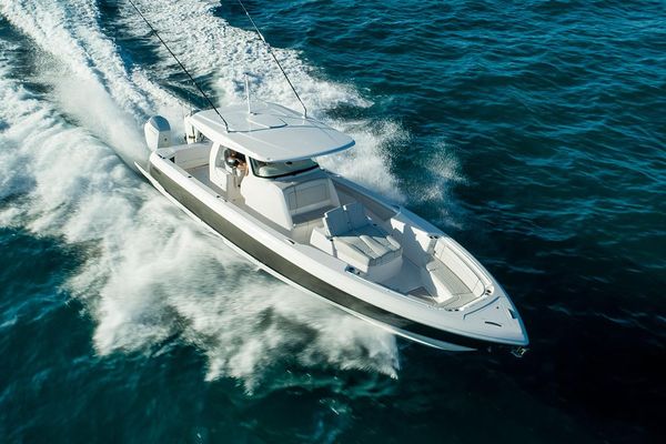 Intrepid 427 Nomad FE - main image