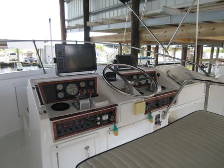 Hatteras 40 Double Cabin image