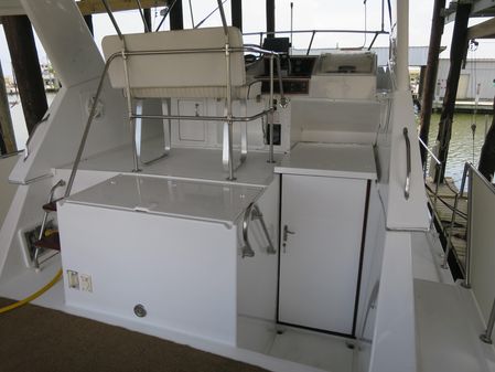 Hatteras 40-DOUBLE-CABIN image