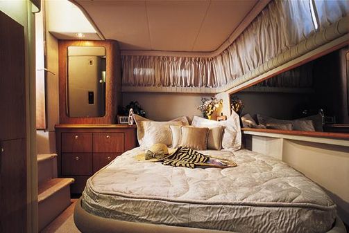 Cruisers Yachts 375 Motoryacht image
