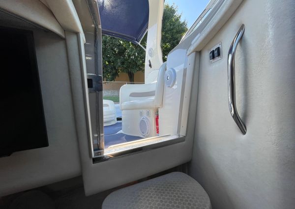 Sea Ray 320 Sundancer image