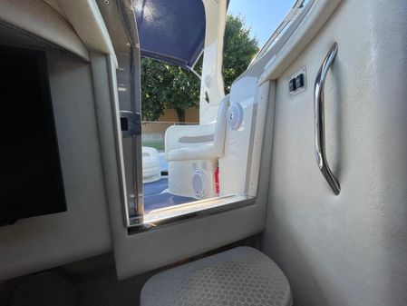 Sea Ray 320 Sundancer image