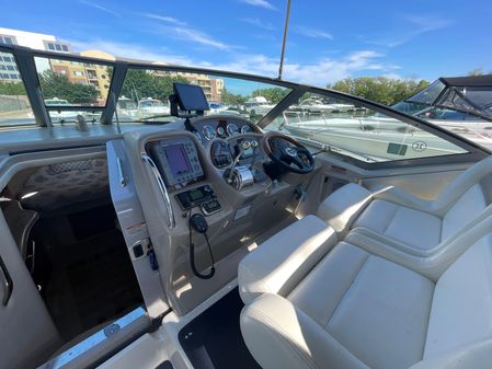 Sea Ray 320 Sundancer image