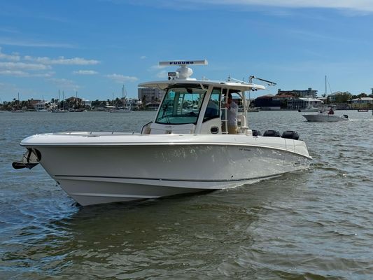 Boston Whaler 350 Outrage - main image