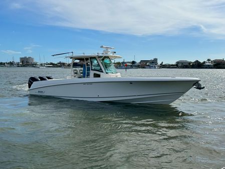 Boston Whaler 350 Outrage image