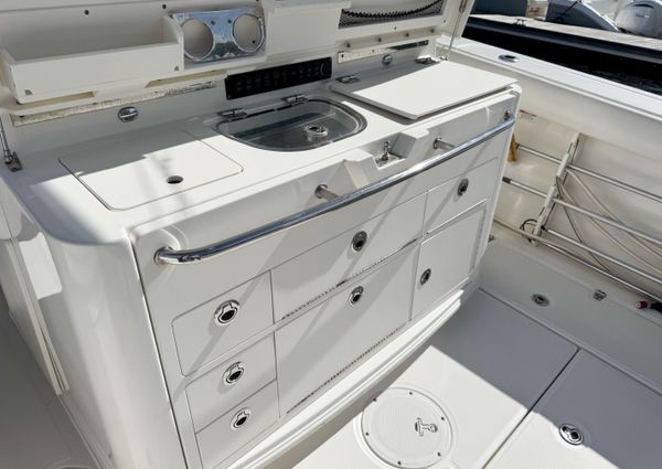 Boston Whaler 350 Outrage image